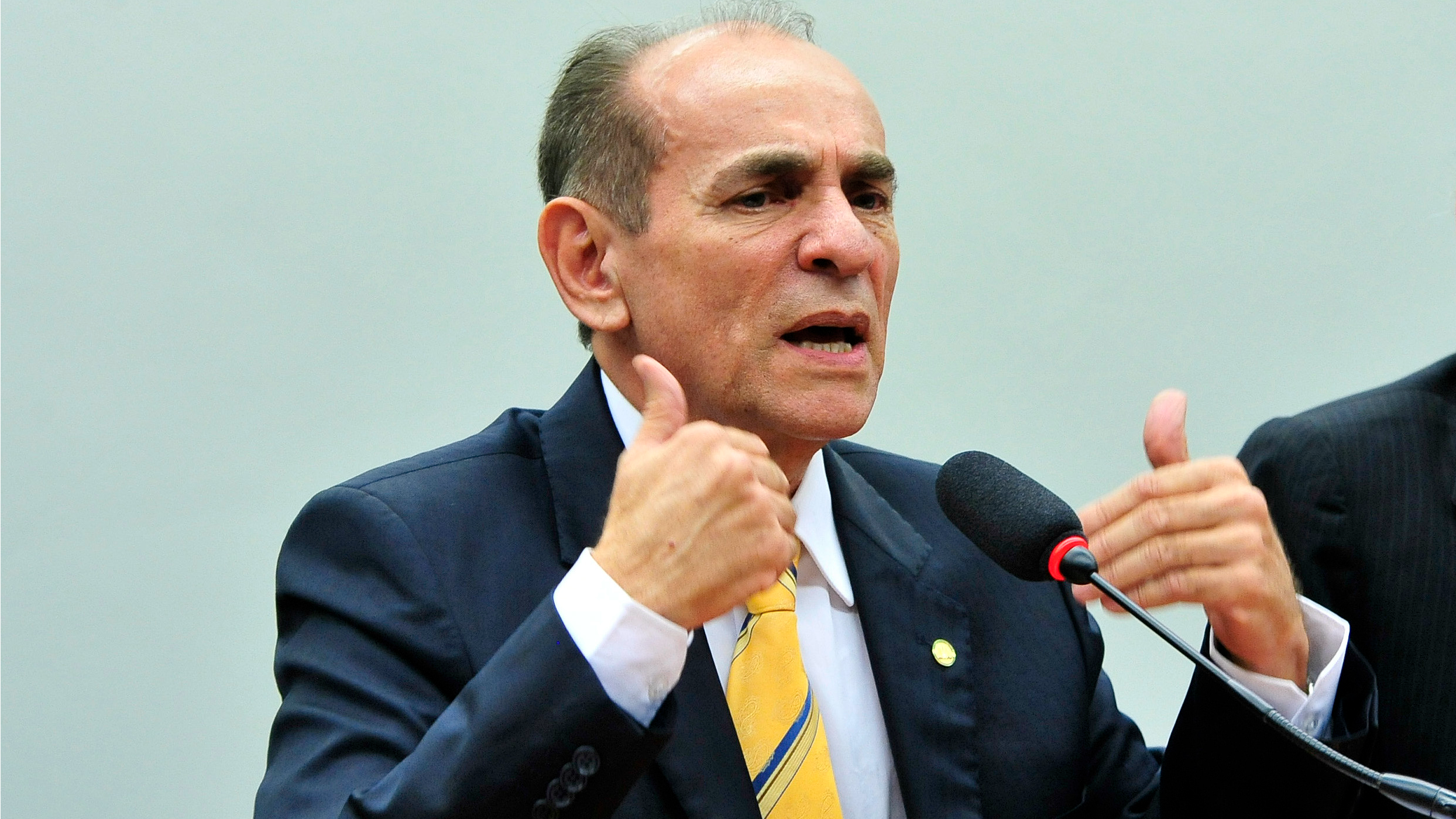 Themistocles comunica ao MDB que não será vice de Rafael em 2026